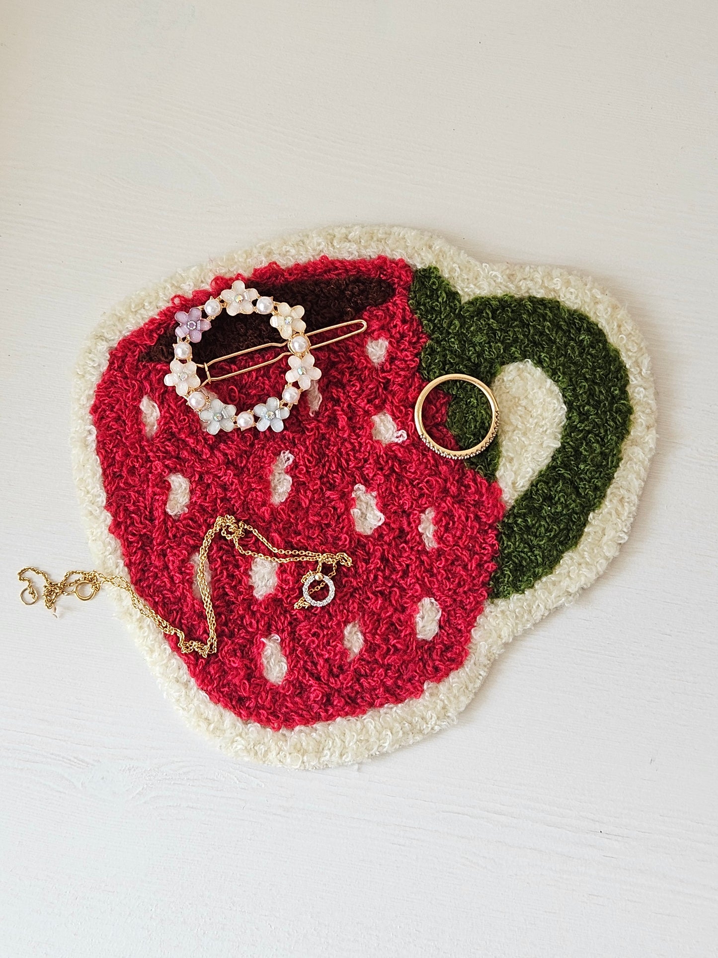 The Berry Mug Rug