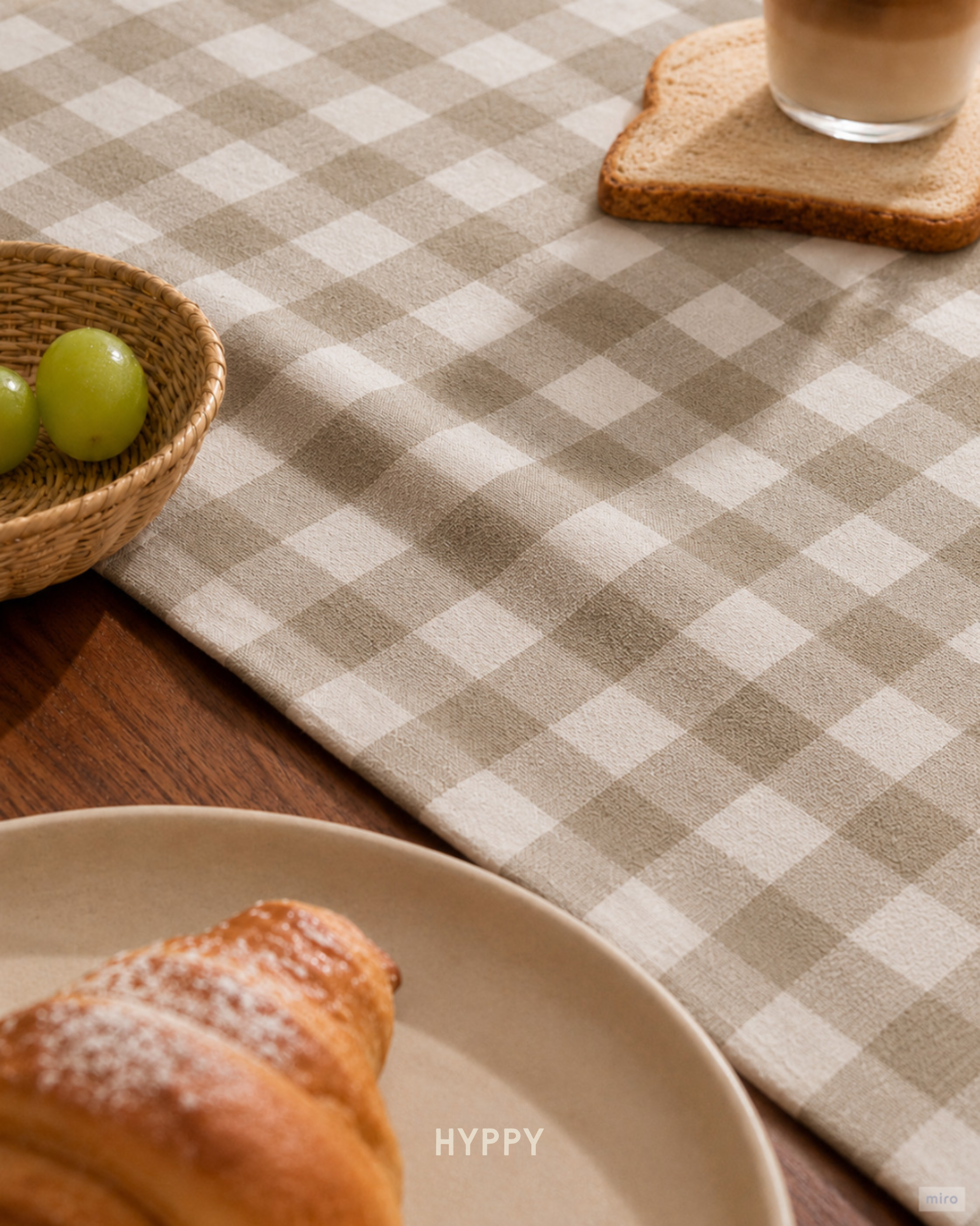Lush Gingham Table Runner