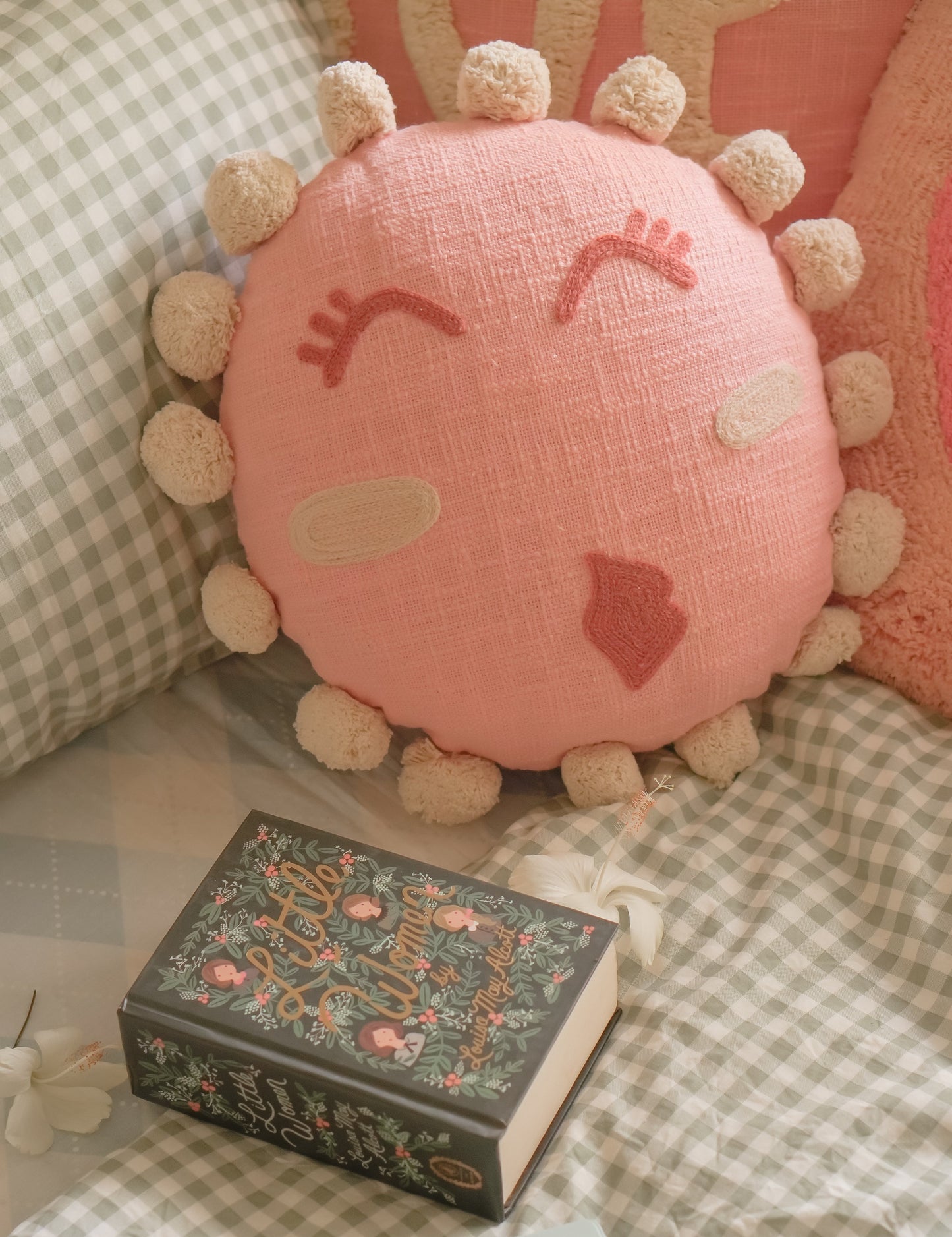 Pout Pillow Cover