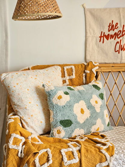 Daisies tufted Pillow Cover