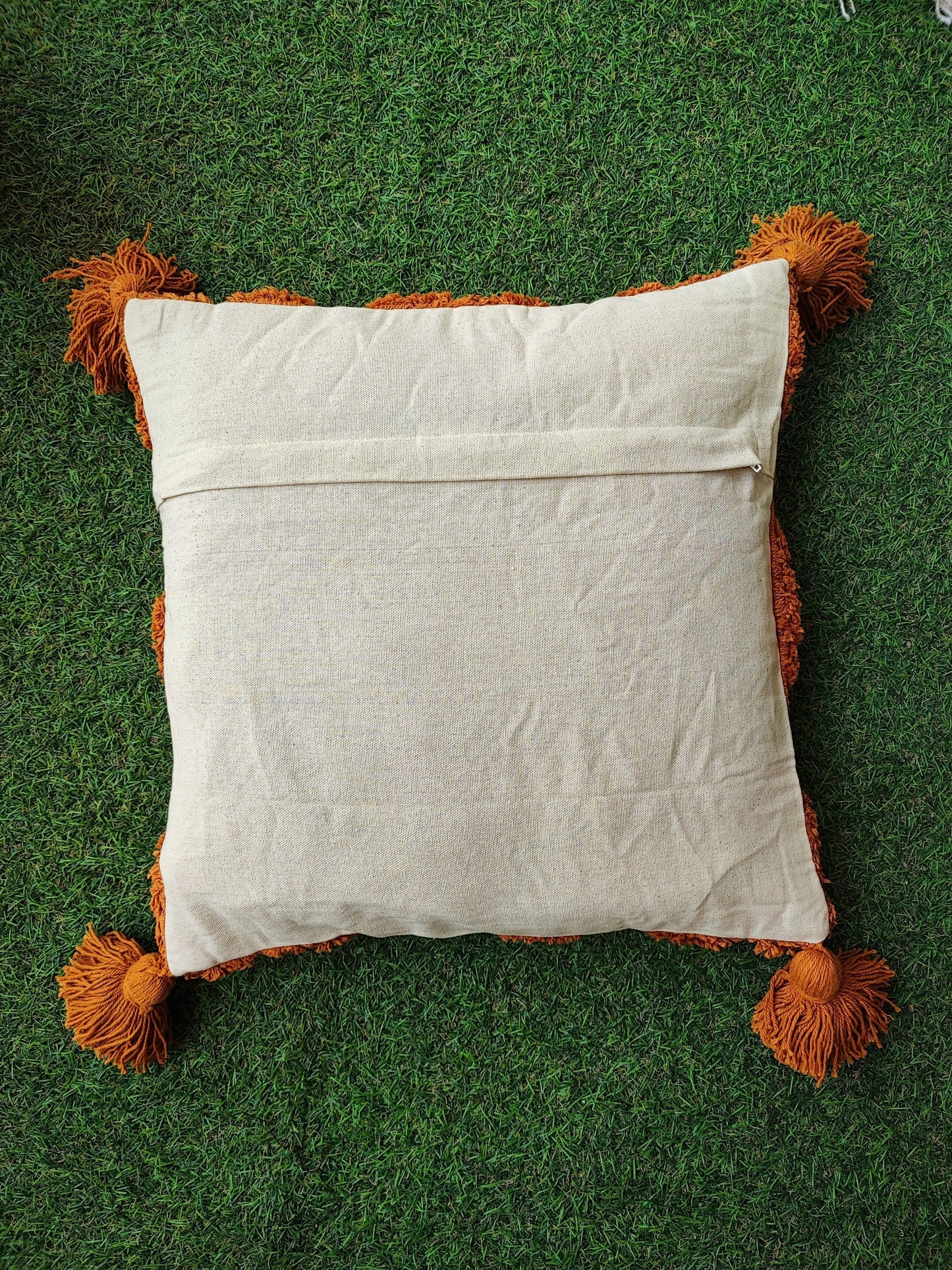 Bella Tufted Pillow Hyppy.in
