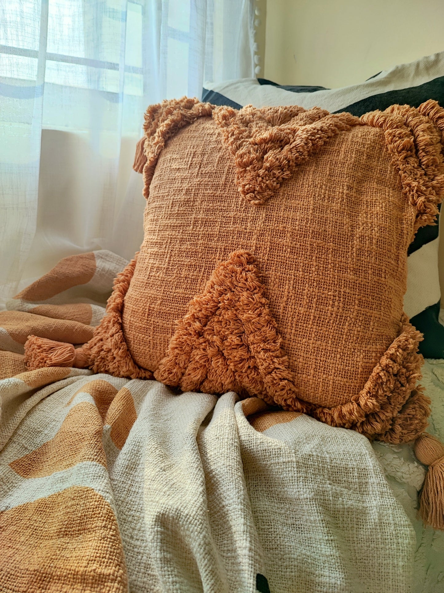 Scarlett Tufted Pillow Hyppy.in
